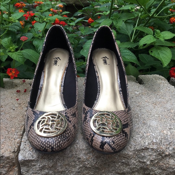 Snake skin wedge heels. - Picture 4 of 4